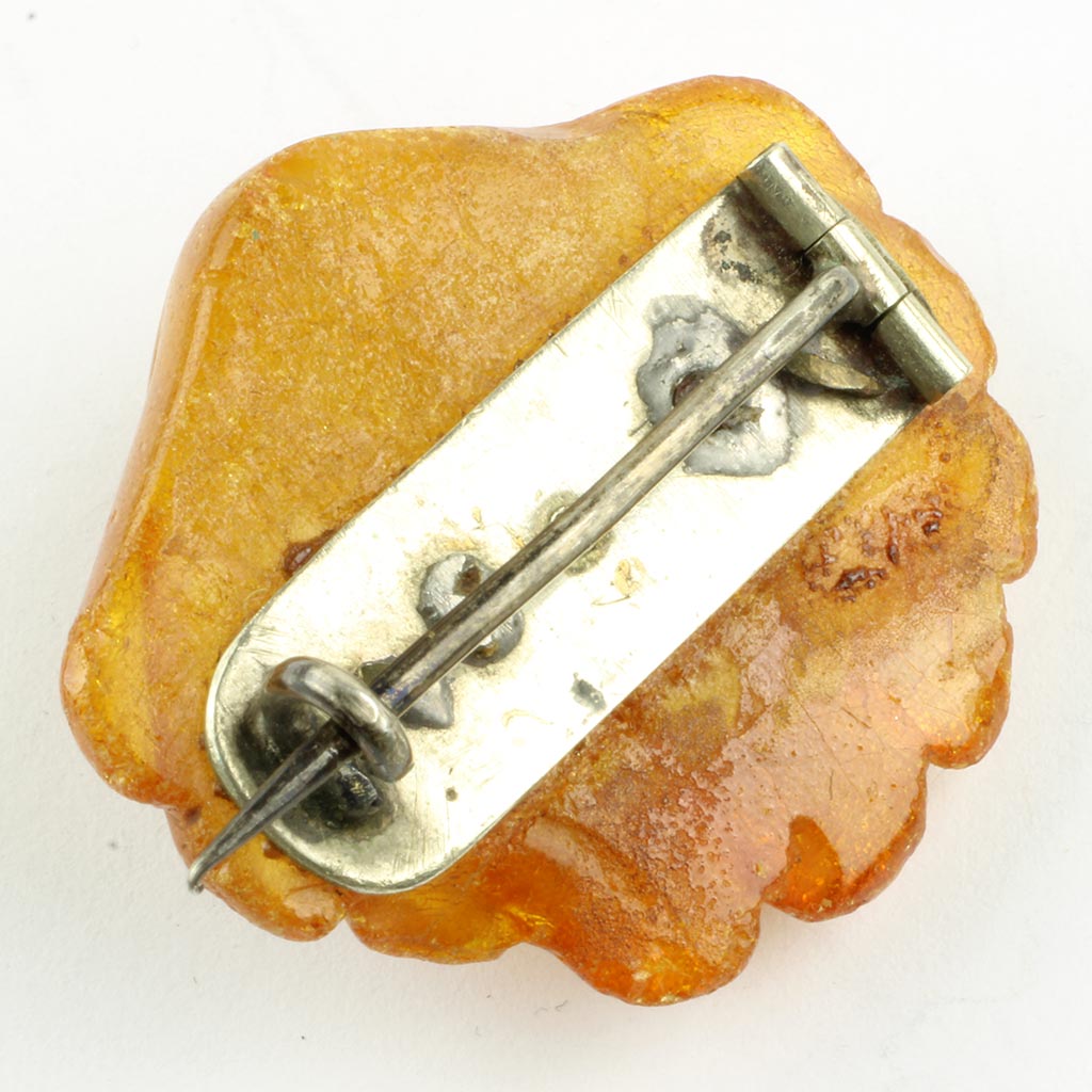 Antik rav broche i muslingeform ca. år 1910