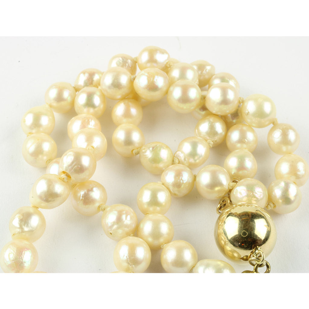 Halskæde af saltvandskulturperler med 14K kuglelås