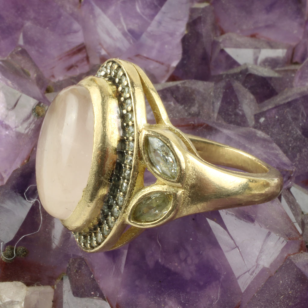 Antik ring med talrige stene - str: 49