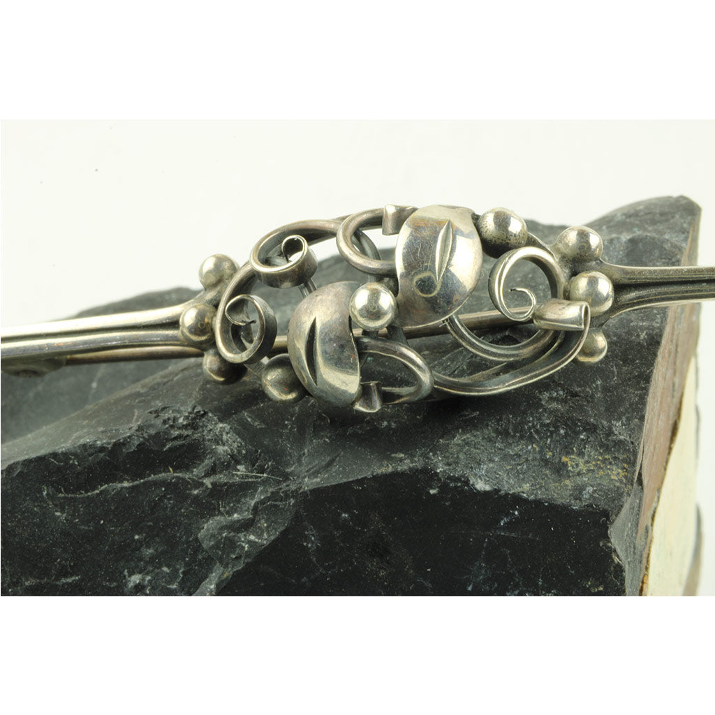 Hans Julius Larsen broche af sølv