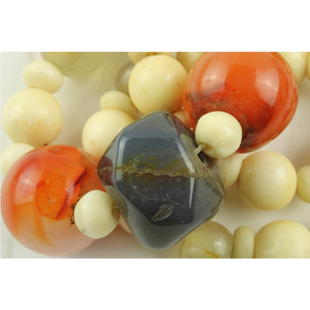 Perle halskæde af ben og agat