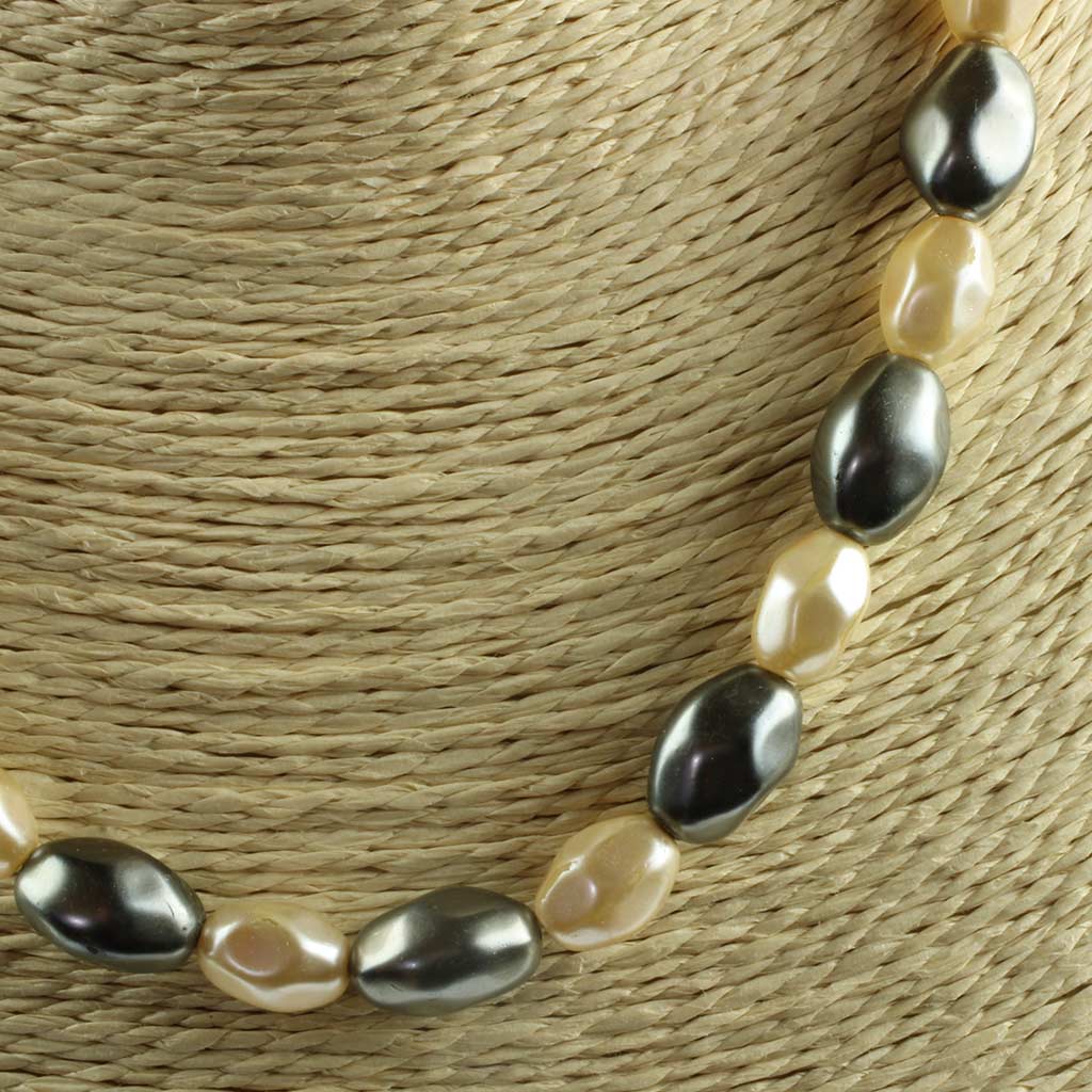 Halskæde med kunstige perler