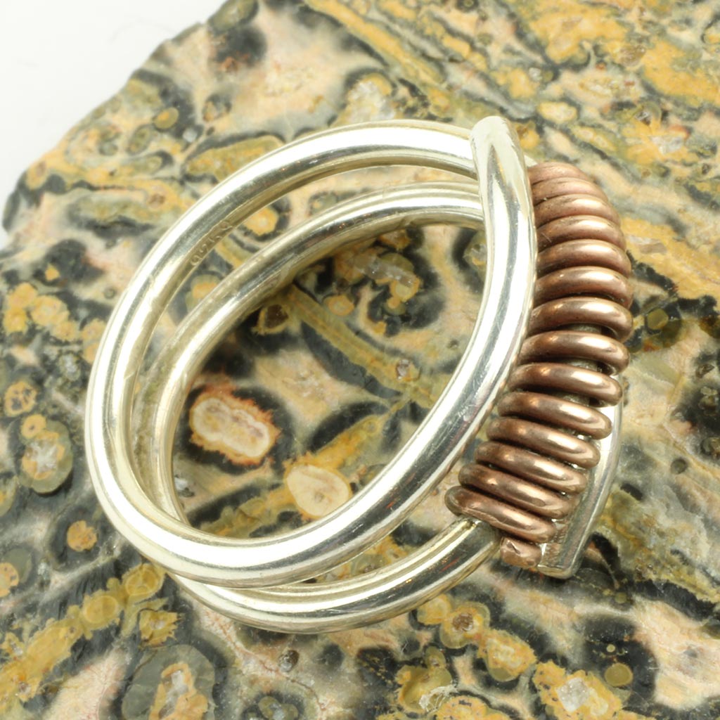 Ring af sterlingsølv med gult metal - str: 57