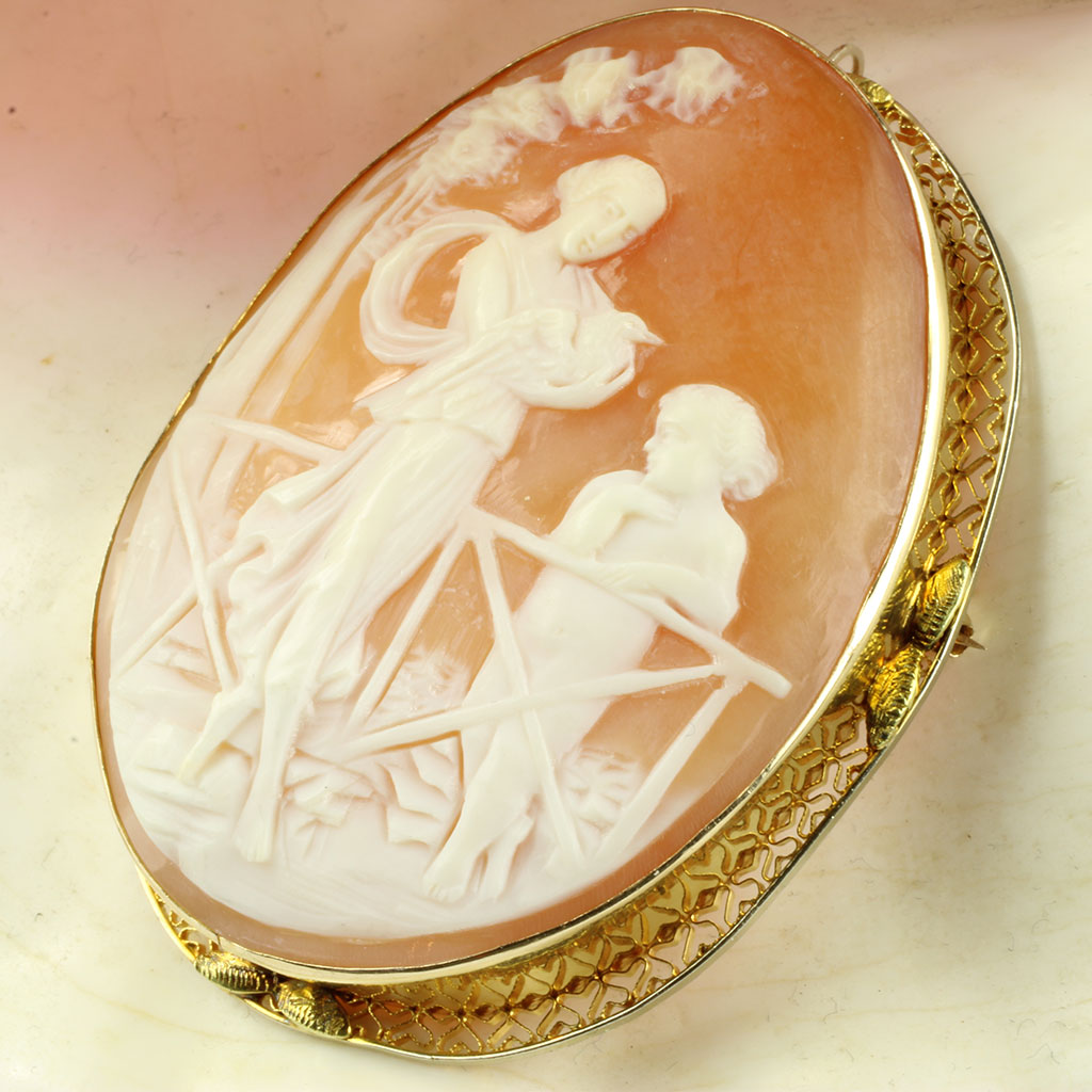 Antik camé broche eller vedhæng af 14K guld