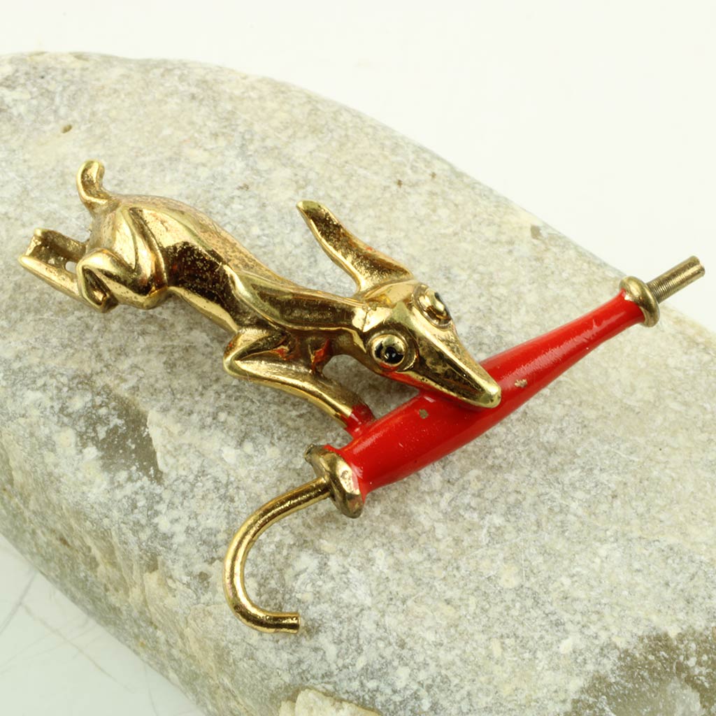 Gravhunde broche med paraply