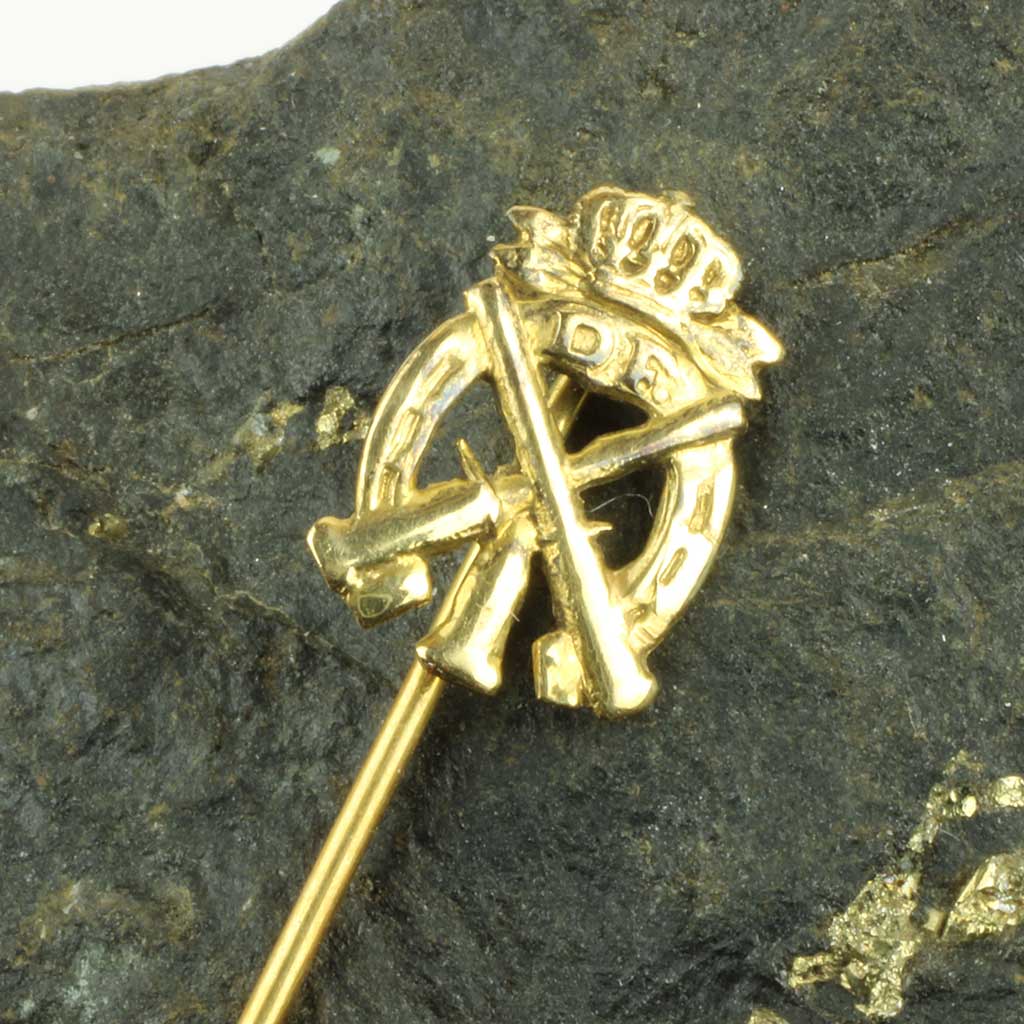 Emblem fra skytteforeningen eller forsvar med to krydsede geværer