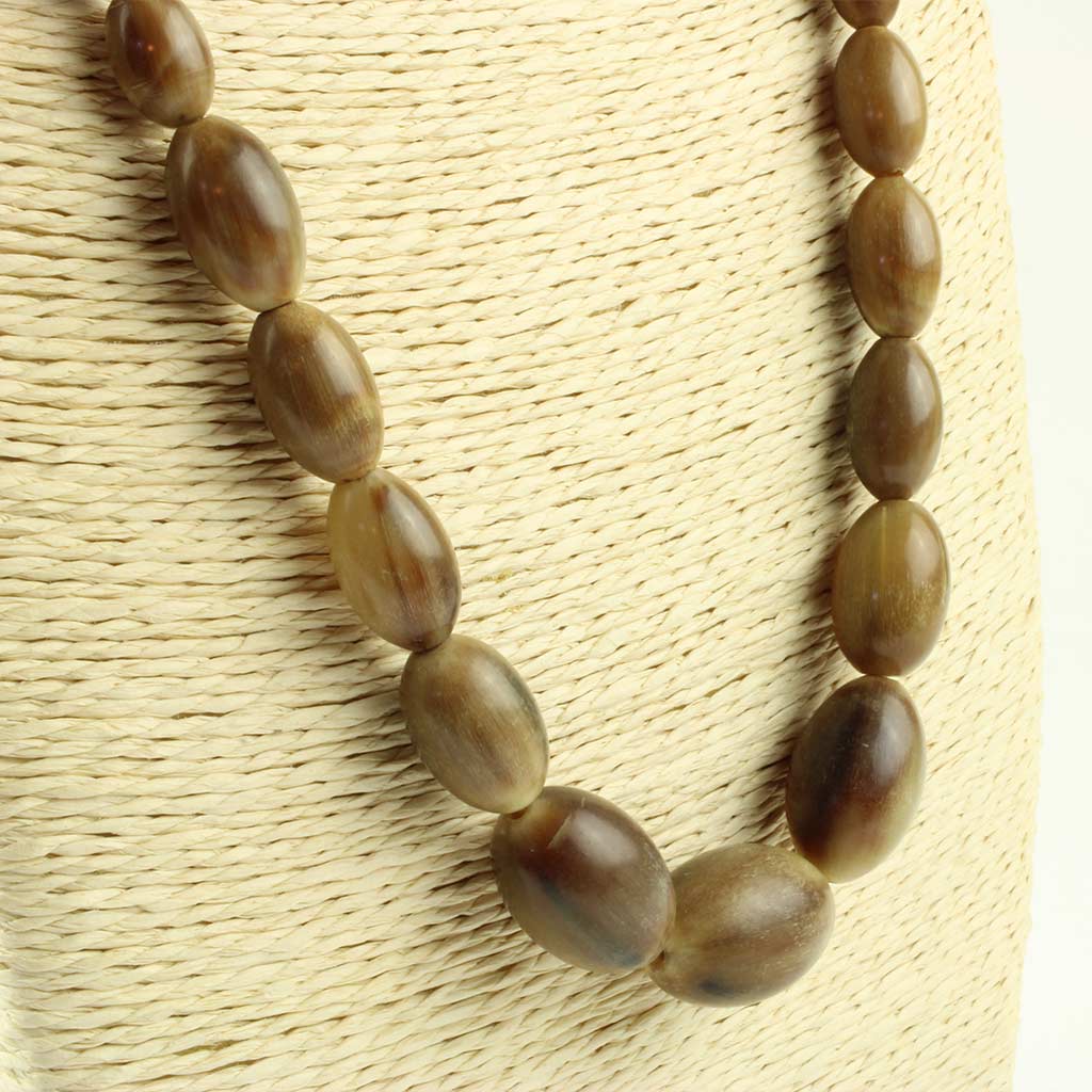 Halskæde af hornperler