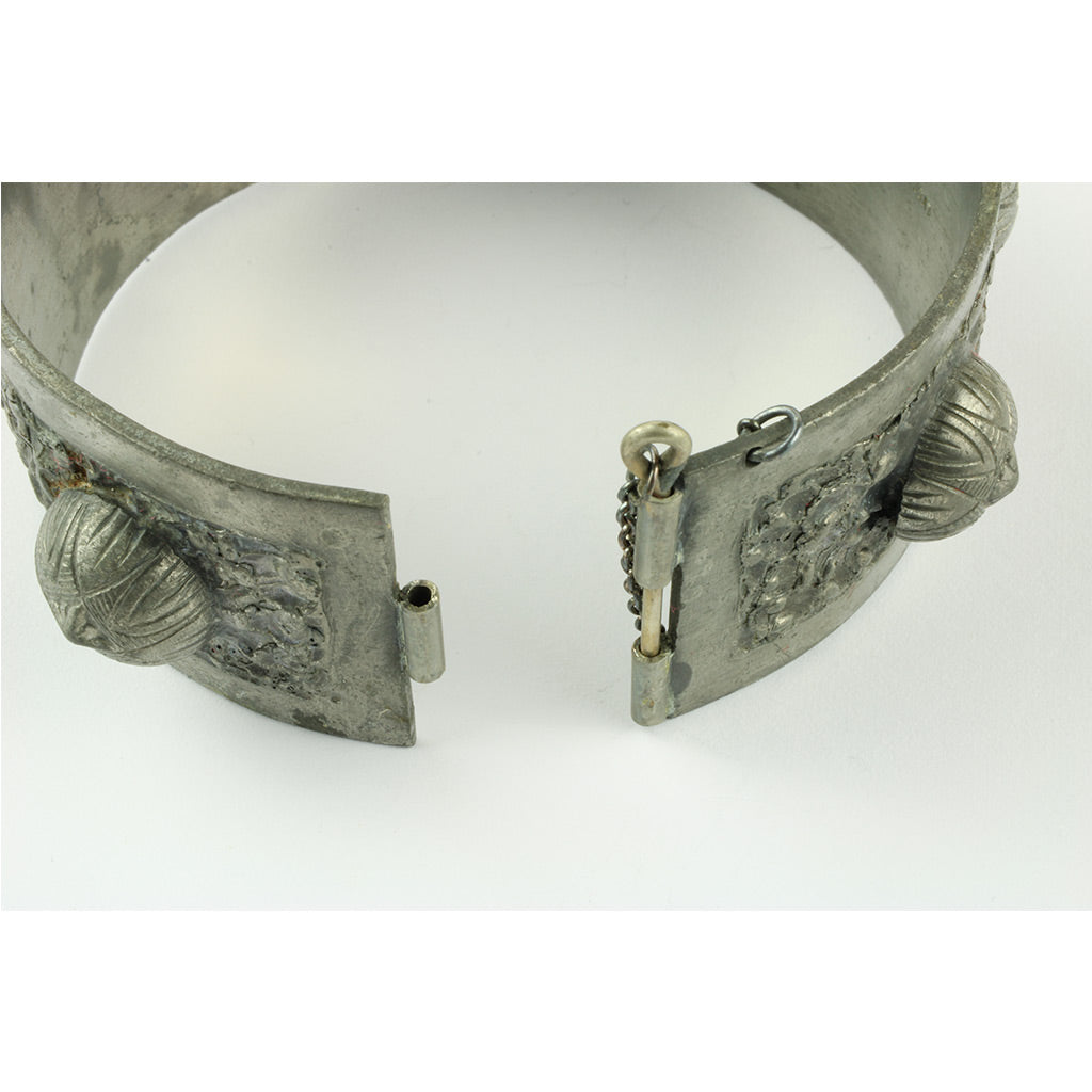 Lysgaards Tin armring med "tinknapper"