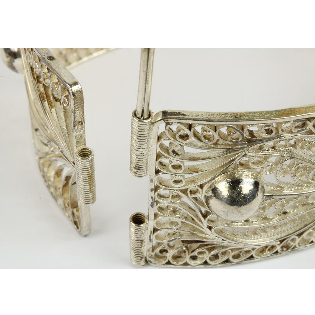 svensk armbånd lavet i elegant filigran arbejde