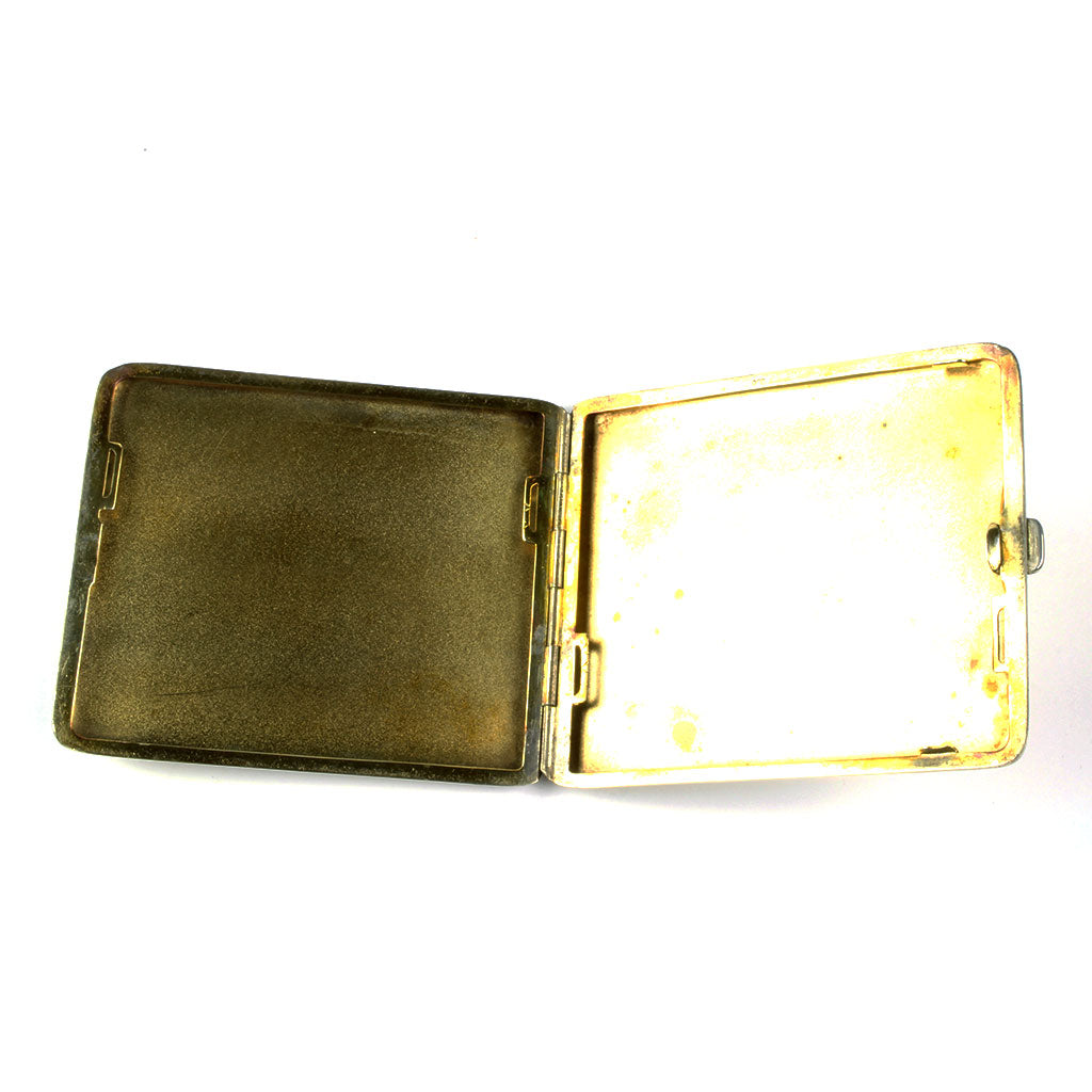 Etuiet er indvendigt lugeforgyldt og stemplet 900 lødighed