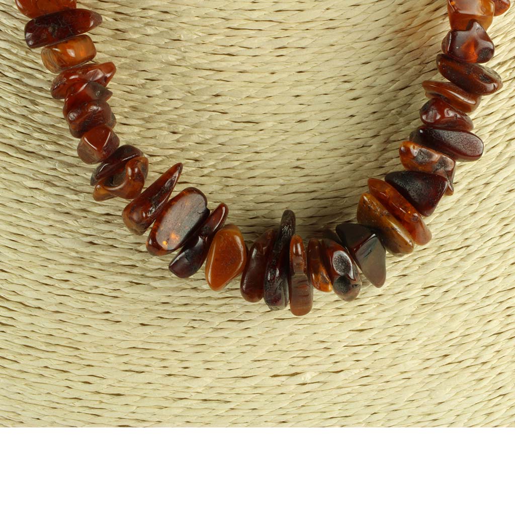 Halskæde af mørkt rav