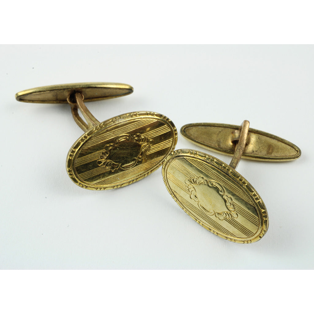 manchetknapperne er stemplet DOUBLET samt utydeligt mestermærke.