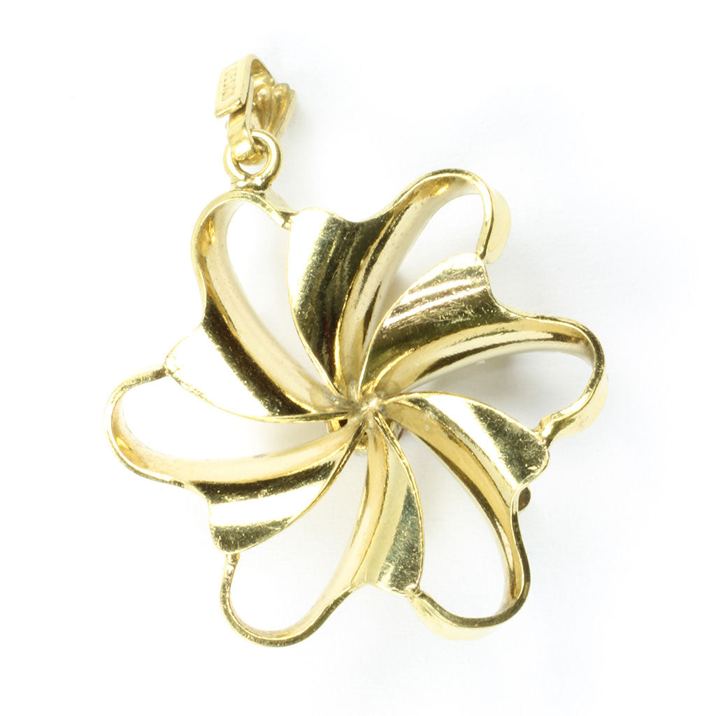 Vedhænget er Indfattet med ametyst lignende sten