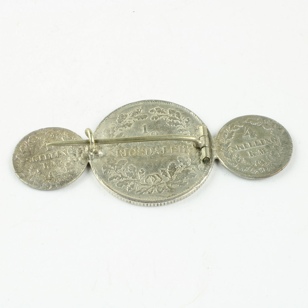 Antik mønt broche med Frederik VII