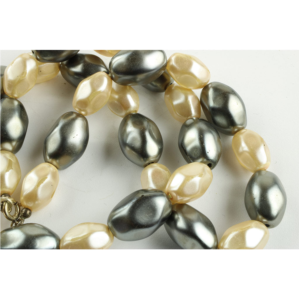 Halskæde med kunstige perler